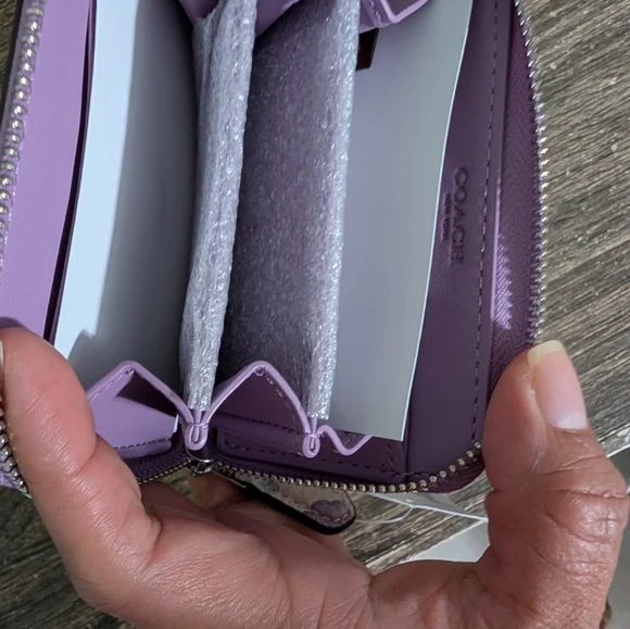 ๐ Coach Purple Floral Print Wallet - Picture 5 of 7